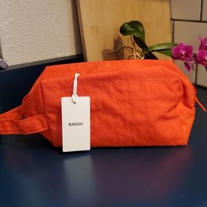 BAGGU Dopp Kit, NWT. Tomato colorway, rare, sold out online.